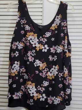 Worthington Black Floral Sleeveless V-Neck Top